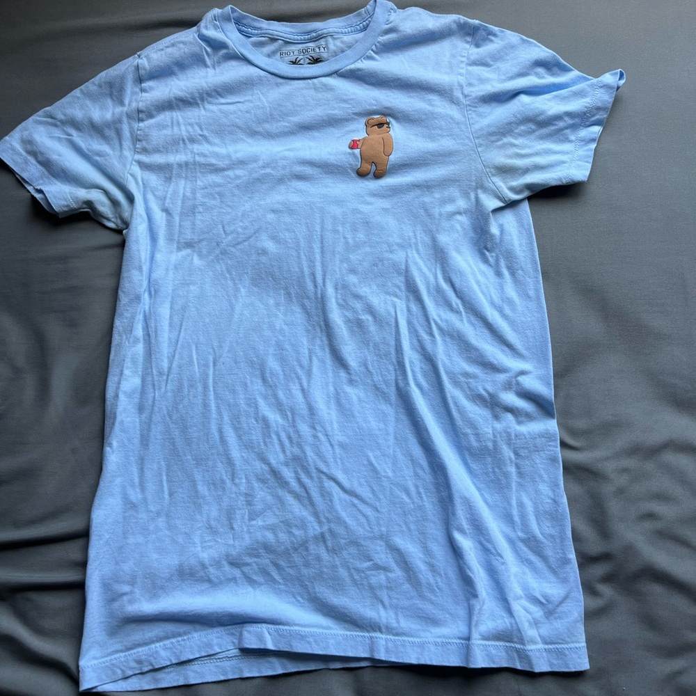 🔹blue T-Shirt With a Bear logo🔹